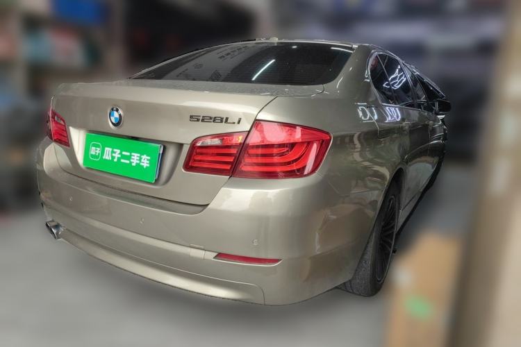 Used BMW 5 Series 2011 528Li Leading Model Rear Right 45 Deg