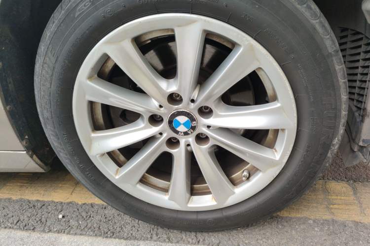 Used BMW 5 Series 2011 523Li Leading Model Right Front Wheel Hub