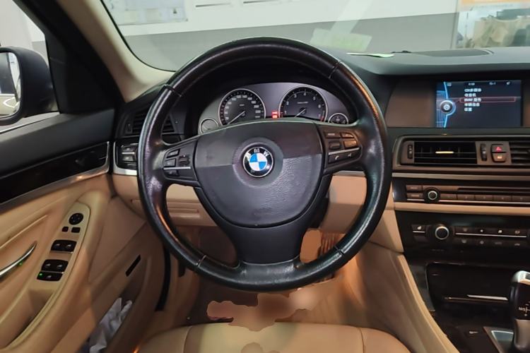 Used BMW 5 Series 2011 523Li Leading Model Steering Wheel