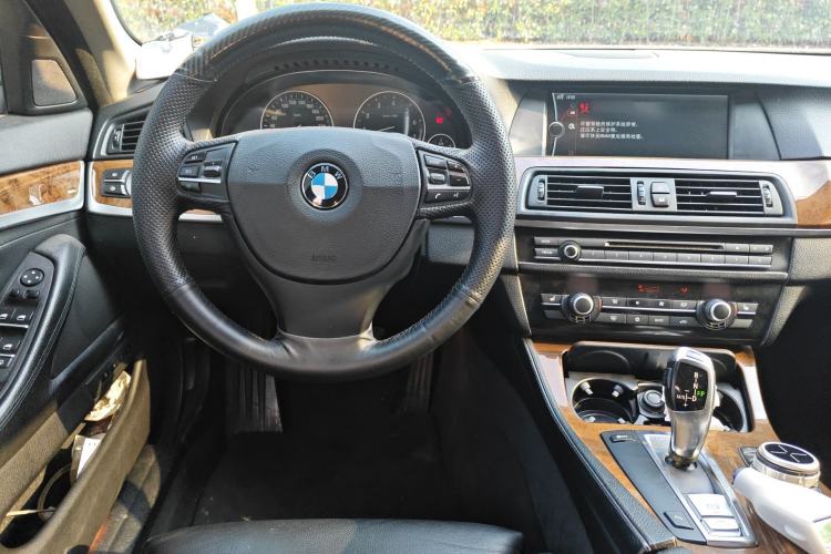 Used BMW 5 Series 2011 528Li Luxury Model Steering Wheel