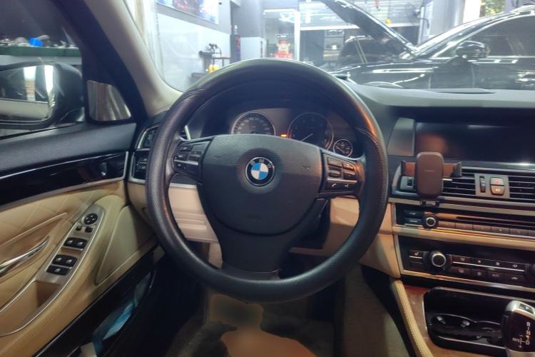 Used BMW 5 Series 2011 528Li Leading Model Steering Wheel