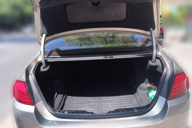 Used BMW 5 Series 2011 520Li Elegant Model Trunk