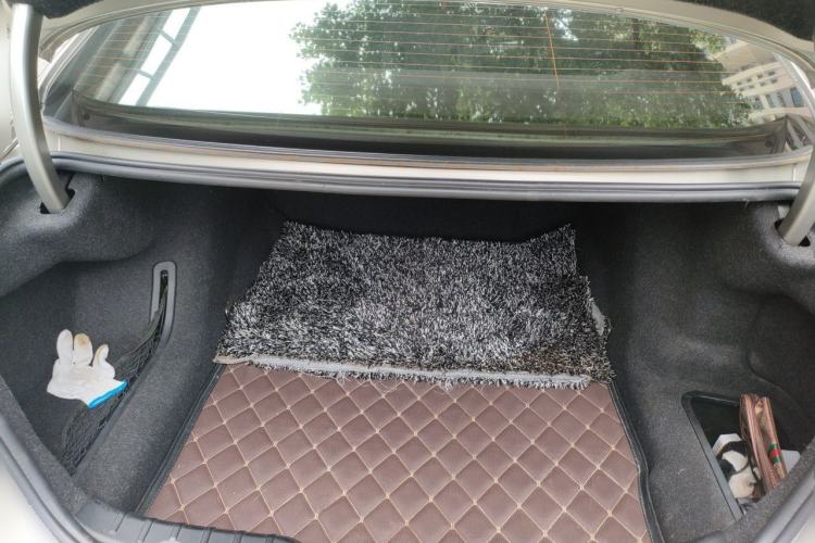 Used BMW 5 Series 2011 523Li Leading Model Trunk