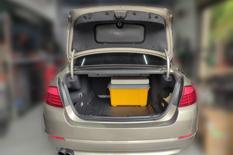 Used BMW 5 Series 2011 528Li Leading Model Trunk
