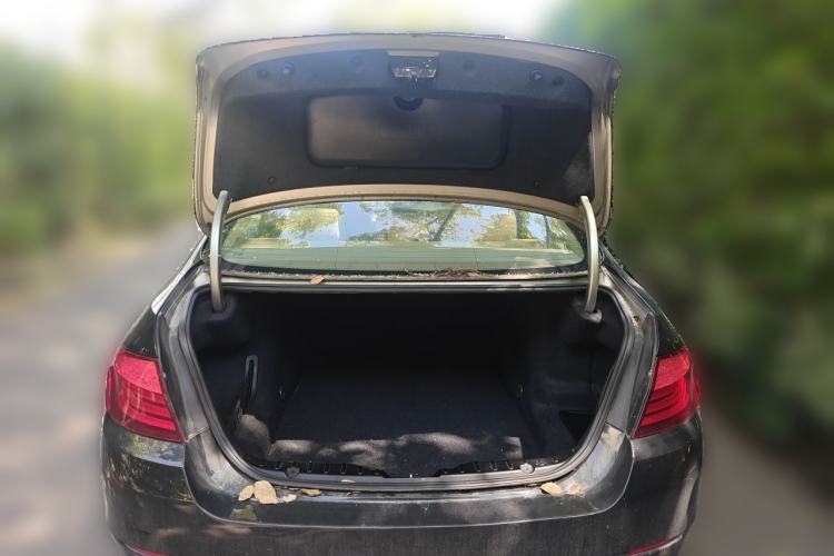 Used BMW 5 Series 2011 523Li Leading Model Trunk