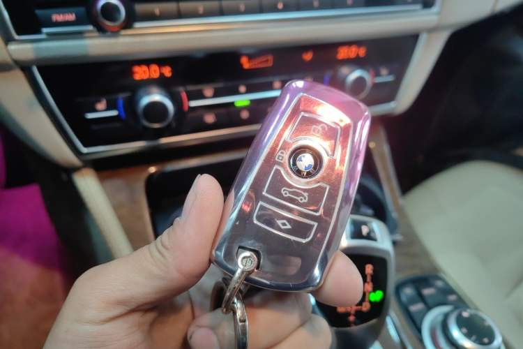 Used BMW 5 Series 2011 528Li Leading Model Vehicle Key