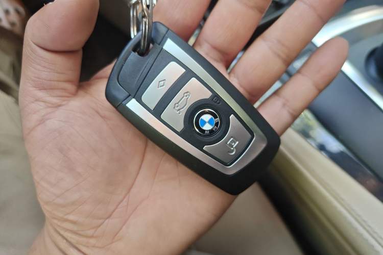 Used BMW 5 Series 2011 523Li Leading Model Vehicle Key