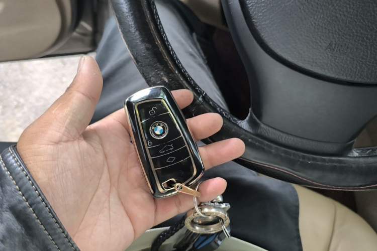 Used BMW 5 Series 2011 523Li Luxury Model Vehicle Key