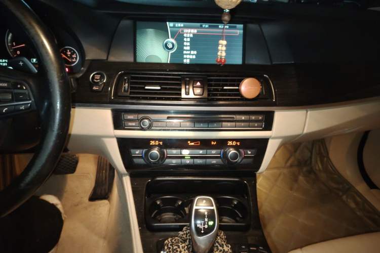 Used BMW 5 Series 2012 535Li Leading Model Audio And AC Panel