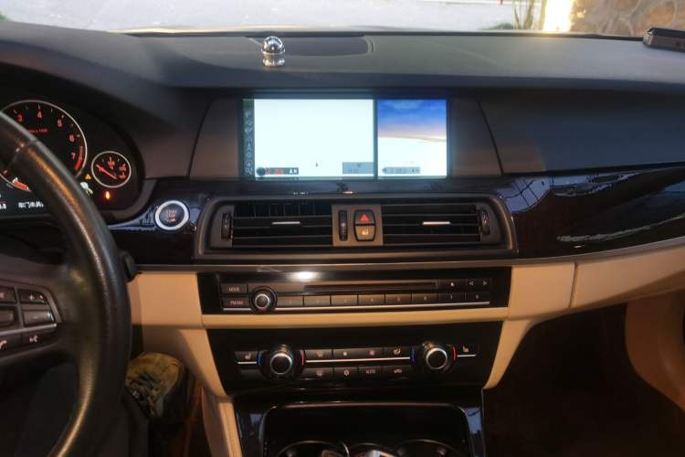 Used BMW 5 Series 2012 523Li Luxury Model Audio And AC Panel