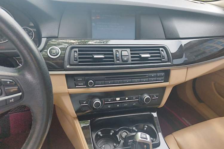 Used BMW 5 Series 2012 523Li Leading Model Audio And AC Panel