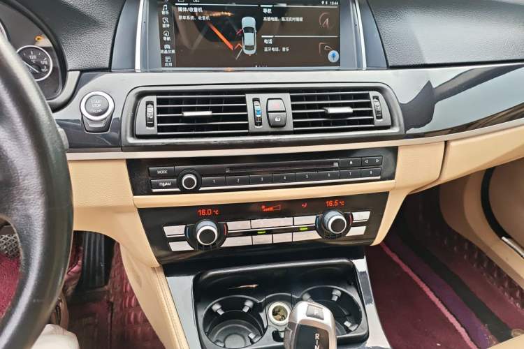 Used BMW 5 Series 2012 520Li Elegant Edition Audio And AC Panel