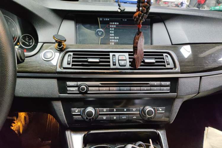 Used BMW 5 Series 2012 530Li Luxury Model Audio And AC Panel
