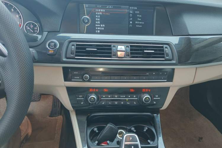 Used BMW 5 Series 2012 535Li Executive Edition Audio And AC Panel