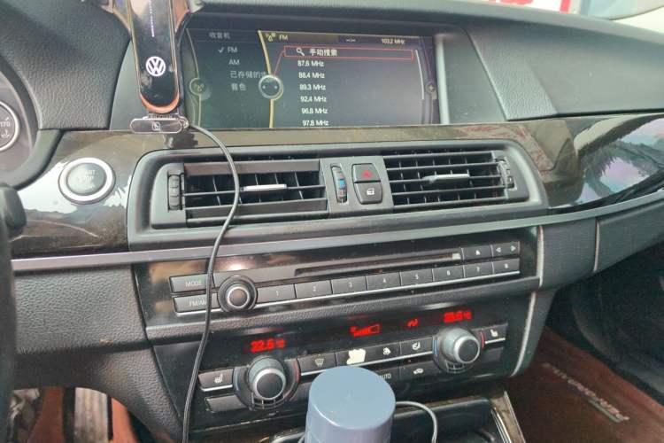 Used BMW 5 Series 2012 530i Sport Touring Audio And AC Panel