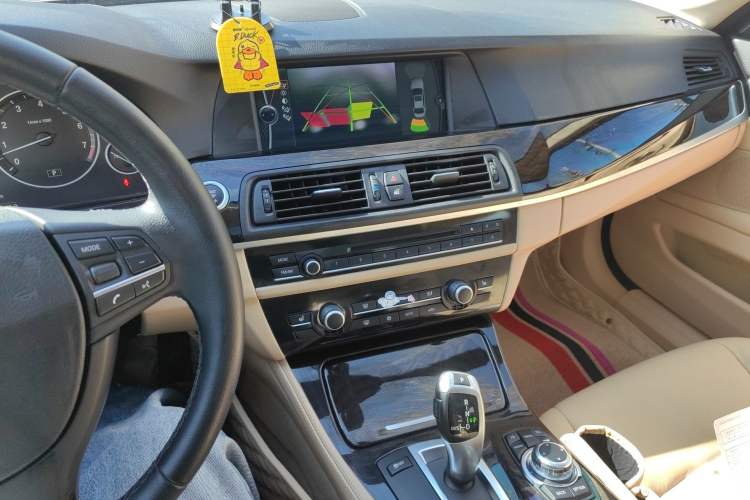 Used BMW 5 Series 2012 523Li Luxury Model Audio And AC Panel