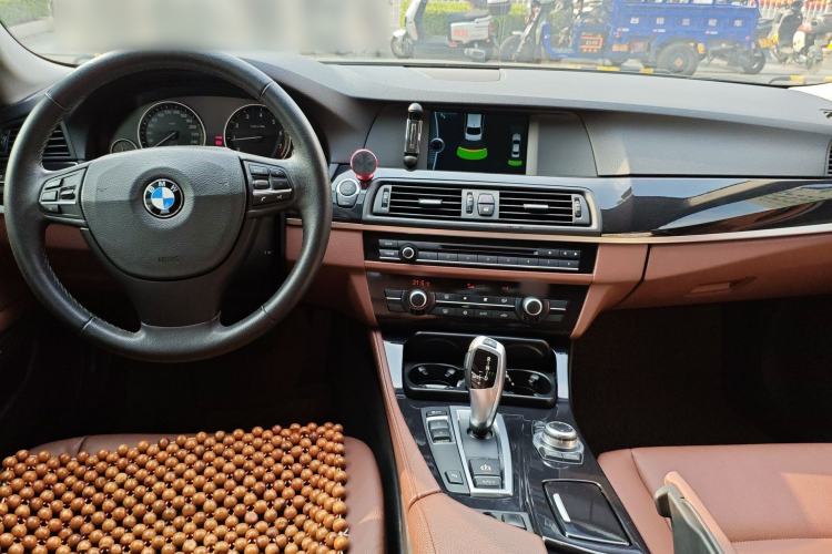 Used BMW 5 Series 2012 520i Elegant Edition Center Console
