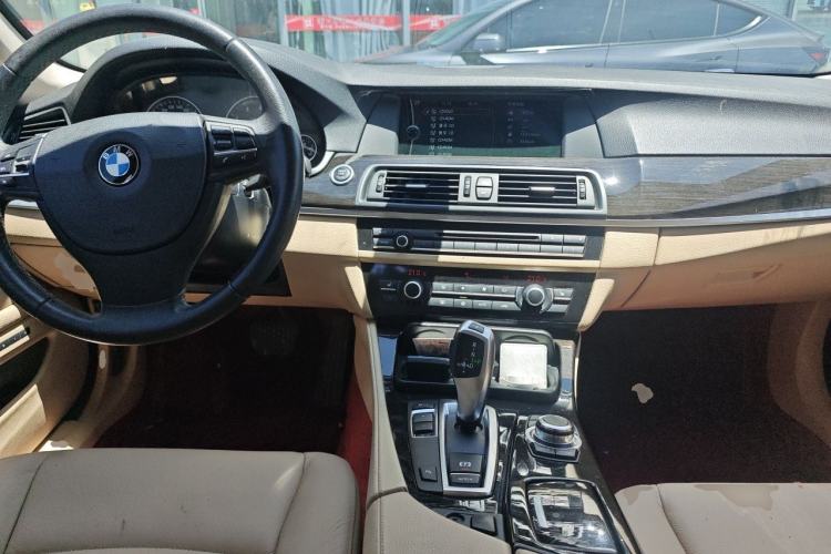 Used BMW 5 Series 2012 530Li Leading Model Center Console