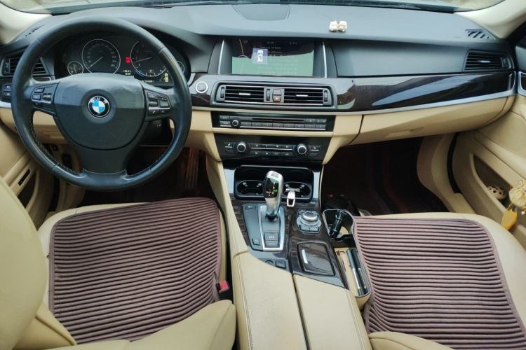 Used BMW 5 Series 2012 523Li Leading Model Center Console