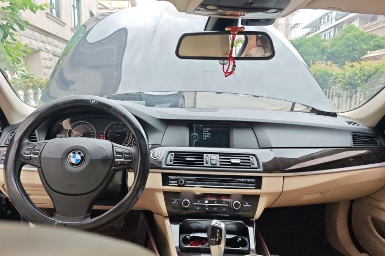 Used BMW 5 Series 2012 523Li Luxury Model Center Console