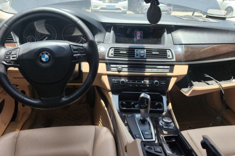 Used BMW 5 Series 2012 523Li Leading Model Center Console