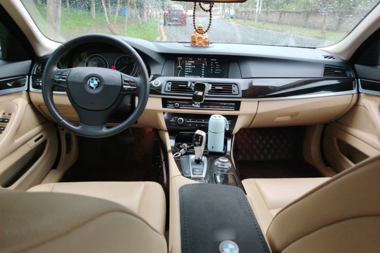Used BMW 5 Series 2012 523Li Luxury Model Center Console