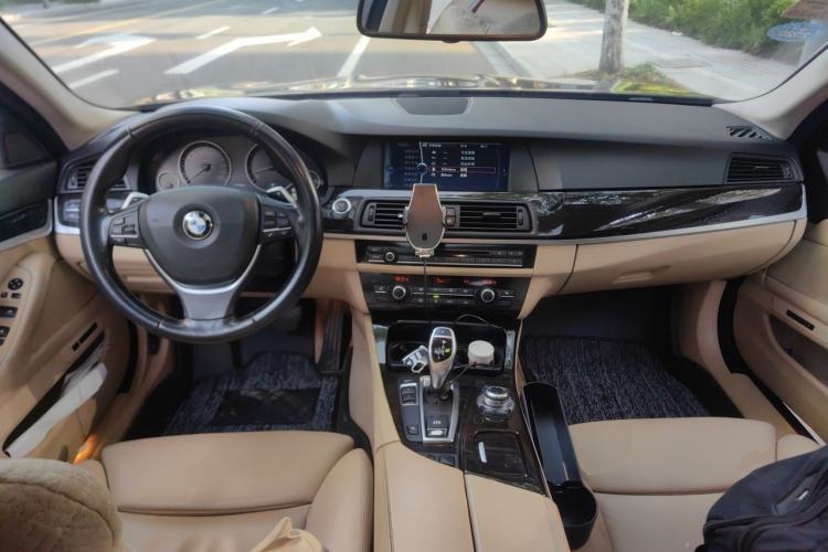 Used BMW 5 Series 2012 535Li Luxury Model Center Console