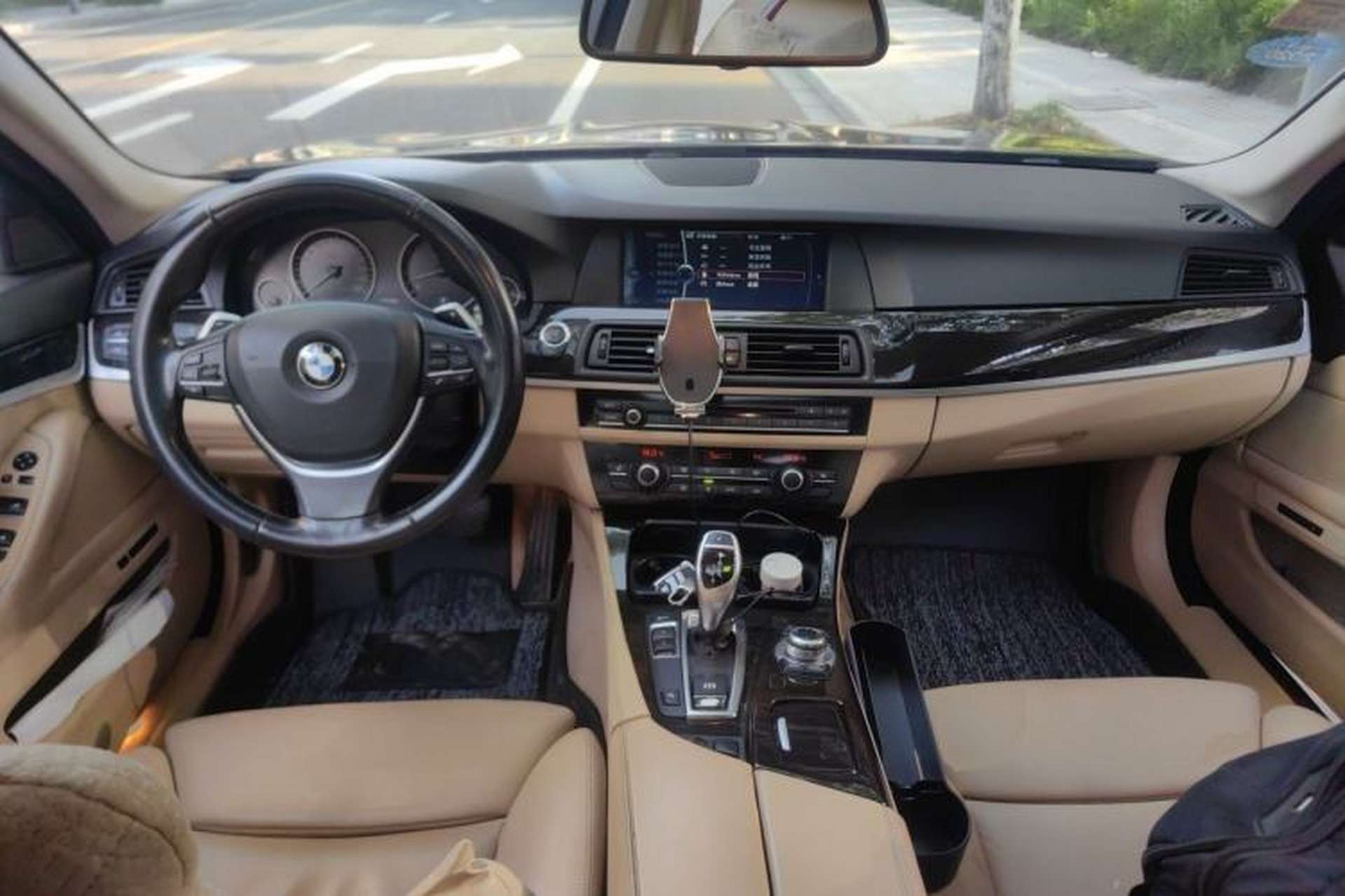 Used BMW 5 Series 2012 535Li Luxury Model Center Console