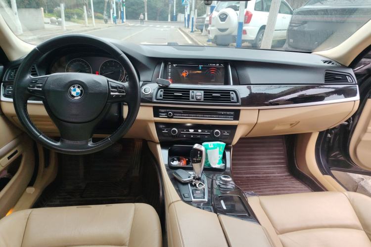 Used BMW 5 Series 2012 523Li Luxury Model Center Console