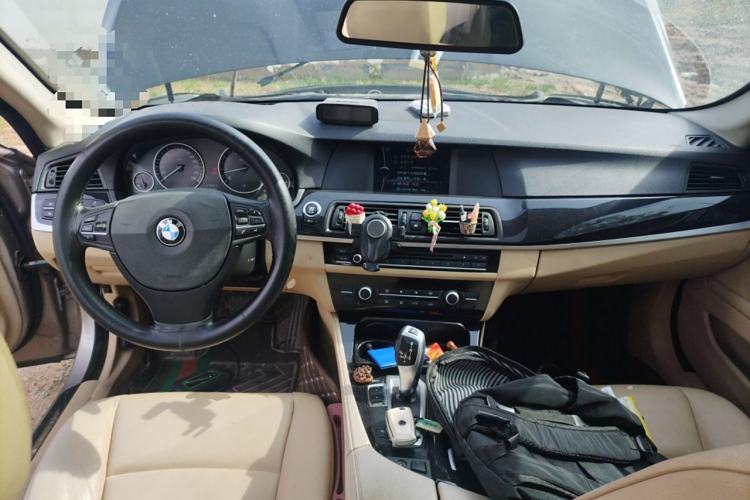 Used BMW 5 Series 2012 520i Elegant Edition Center Console
