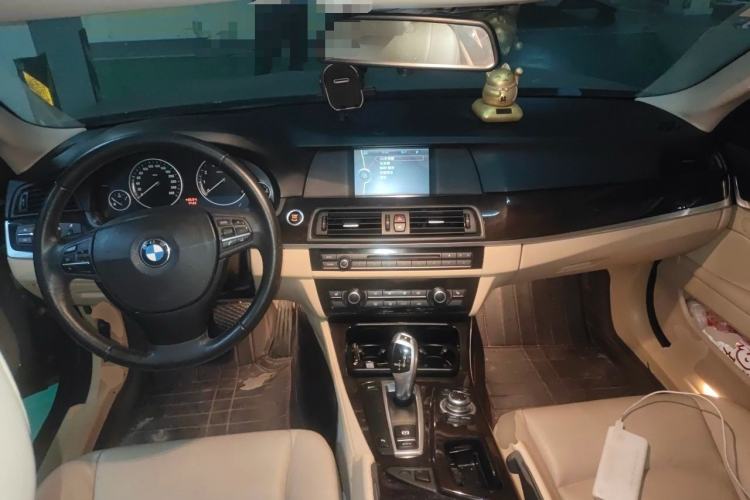 Used BMW 5 Series 2012 523Li Luxury Model Center Console