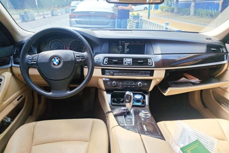 Used BMW 5 Series 2012 523Li Luxury Model Center Console