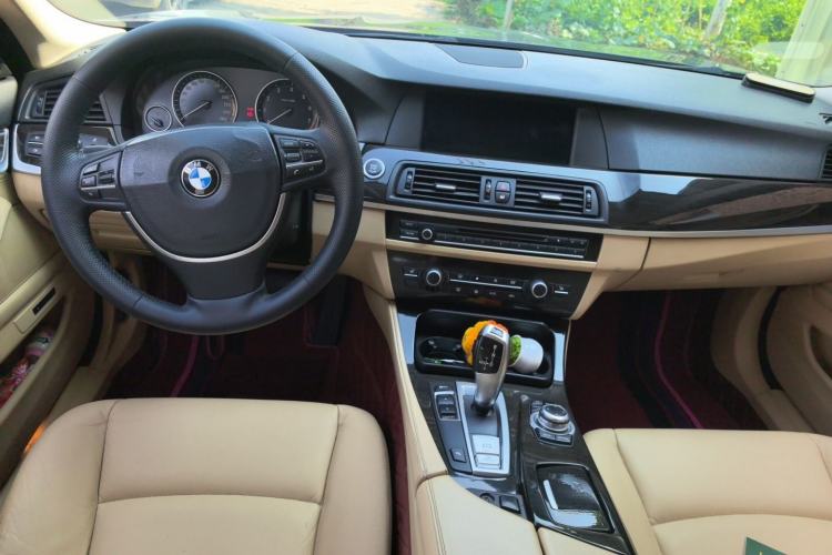 Used BMW 5 Series 2012 530Li Leading Model Center Console