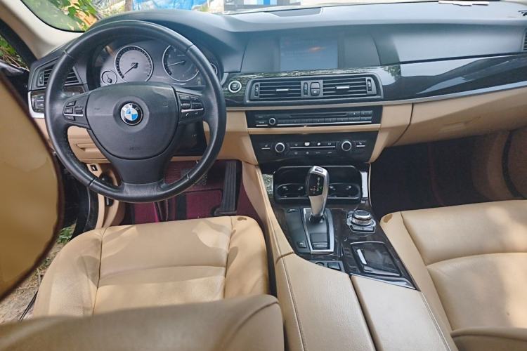 Used BMW 5 Series 2012 523Li Leading Model Center Console