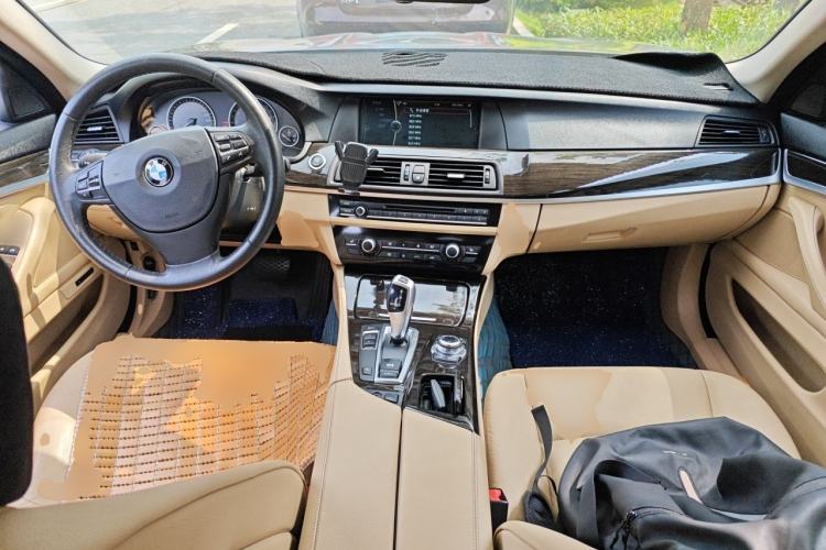Used BMW 5 Series 2012 530Li Leading Model Center Console