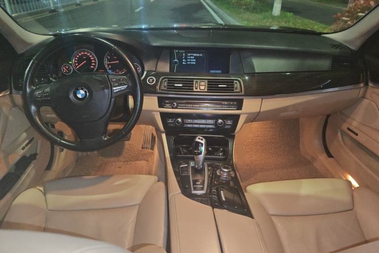 Used BMW 5 Series 2012 530Li Luxury Model Center Console