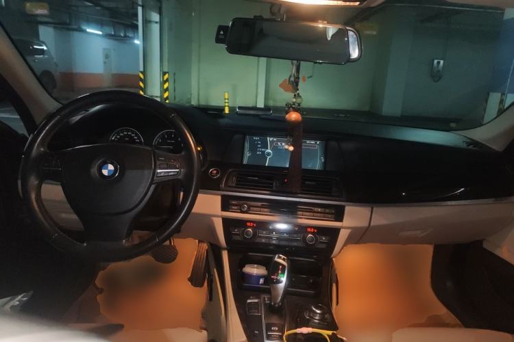 Used BMW 5 Series 2012 530Li Luxury Model Center Console
