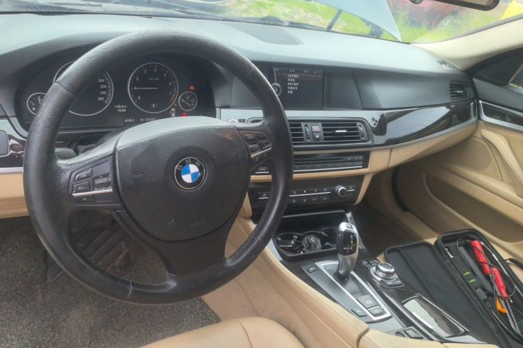 Used BMW 5 Series 2012 523Li Leading Model Center Console
