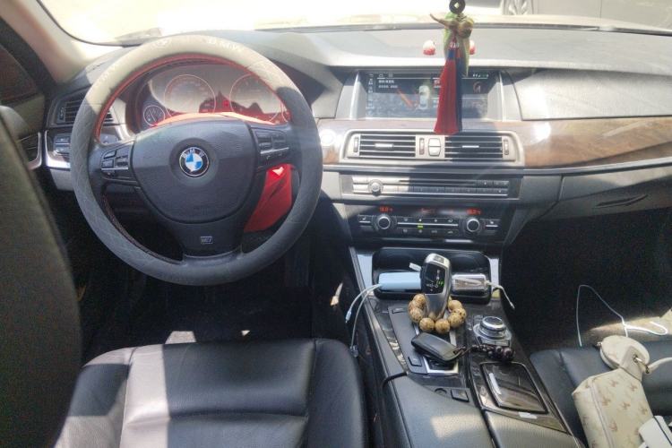 Used BMW 5 Series 2012 523Li Leading Model Center Console