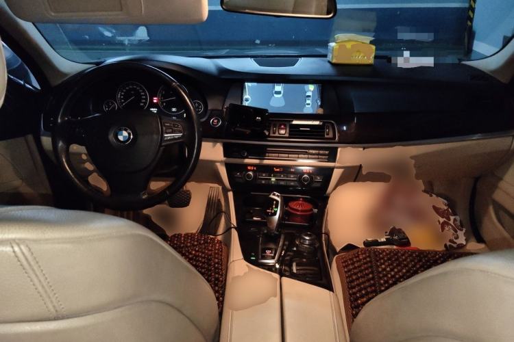 Used BMW 5 Series 2012 523Li Luxury Model Center Console
