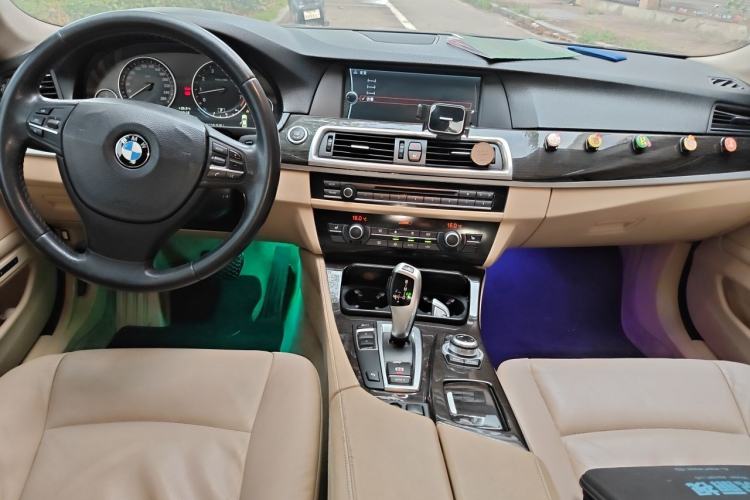 Used BMW 5 Series 2012 530Li Leading Model Center Console