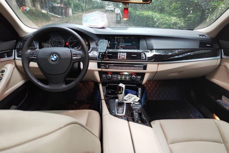 Used BMW 5 Series 2012 523Li Luxury Model Center Console
