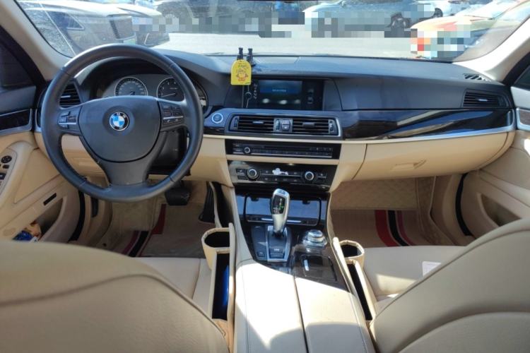 Used BMW 5 Series 2012 523Li Luxury Model Center Console