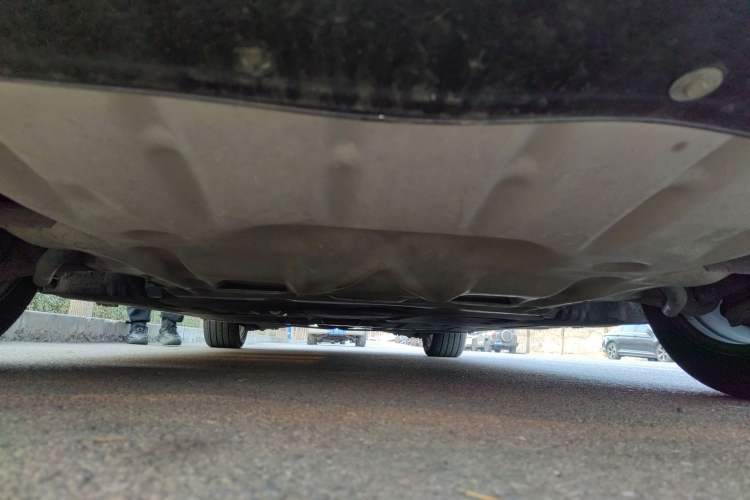 Used BMW 5 Series 2012 530i Sport Touring Chassis Front