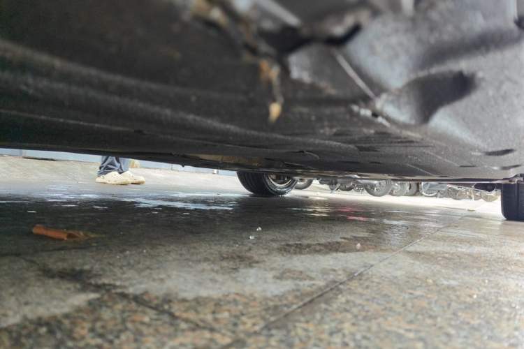 Used BMW 5 Series 2012 530i Sport Touring Chassis Front Left