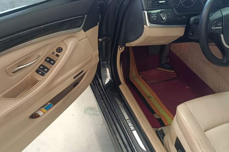 Used BMW 5 Series 2012 530Li Leading Model Driver Seat