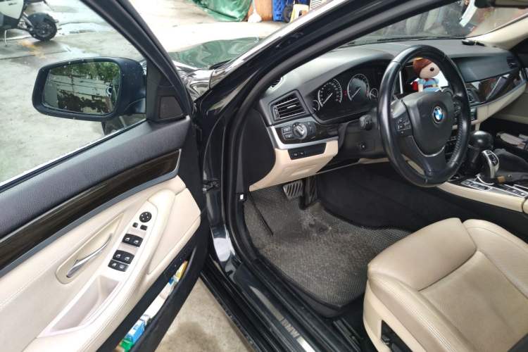 Used BMW 5 Series 2012 535Li Executive Edition Driver Seat