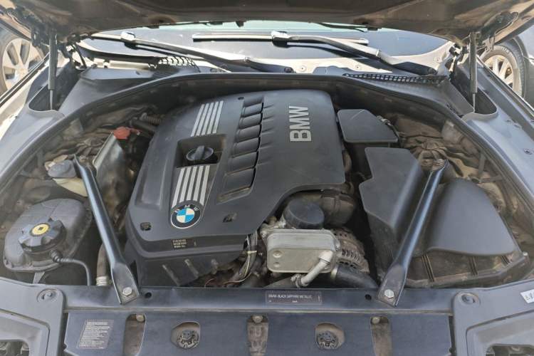 Used BMW 5 Series 2012 530Li Leading Model Engine Bay