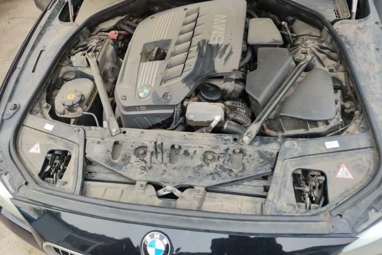 Used BMW 5 Series 2012 523Li Leading Model Engine Bay