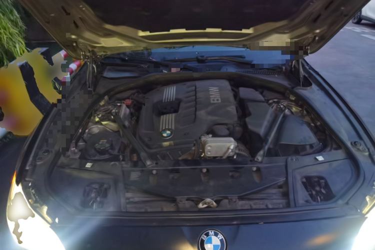 Used BMW 5 Series 2012 523Li Leading Model Engine Bay